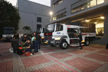 Menurut Menteri Ehwal Dalam Negeri merangkap Undang-Undang, Encik K. Shanmugam, seramai 48 pegawai Muslim daripada kontinjen Pasukan Pertahanan Awam Singapura (SCDF) telah dikerahkan ke Myanmar. Mereka merupakan antara  80 pegawai SCDF yang dikerah ke negara yang dilanda gempa bumi dengan magnitud 7.7 itu pada 28 Mac.