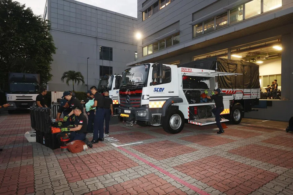 Menurut Menteri Ehwal Dalam Negeri merangkap Undang-Undang, Encik K. Shanmugam, seramai 48 pegawai Muslim daripada kontinjen Pasukan Pertahanan Awam Singapura (SCDF) telah dikerahkan ke Myanmar. Mereka merupakan antara  80 pegawai SCDF yang dikerah ke negara yang dilanda gempa bumi dengan magnitud 7.7 itu pada 28 Mac.