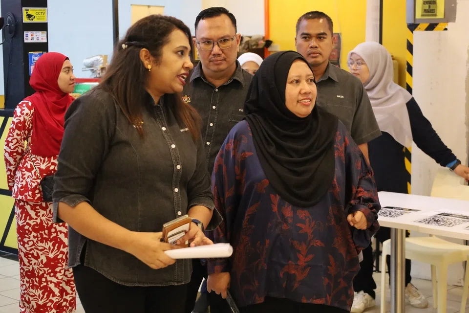 Ron95, petrol, warga Singapura