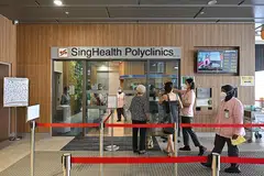 MENUNGGU: Masa menunggu median untuk bertemu doktor bagi pesakit yang ke poliklinik pada Februari adalah 17 minit. - Foto fail