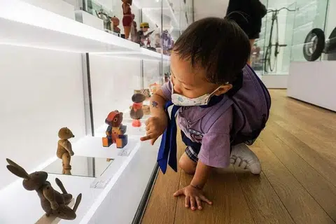 MUZIUM MAINAN: Perkenalkan anak-anak anda kepada mainan zaman dahulu, yang sebahagiannya sudah berusia lebih satu abad.