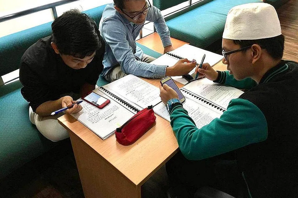 SESUAI UNTUK SEMUA PERINGKAT: Institut Pengajian Tinggi Al-Zuhri menawarkan program pengajian Islam di peringkat Sijil, Diploma, Diploma Lanjutan, Sarjana Muda dan Pasca Sarjana. - Foto-foto INSTITUT PENGAJIAN TINGGI AL-ZUHRI 