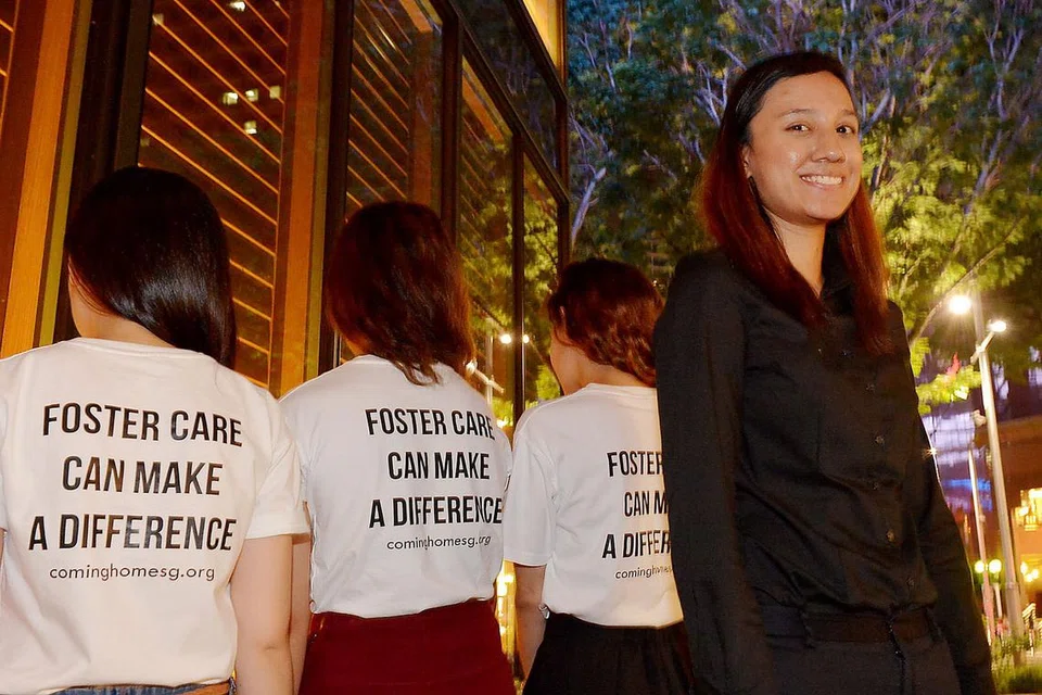 BERJAYA: Mangsa penderaan kanak-kanak, Cik Danyya Ateera, rasa bertuah diberi peluang tinggal bersama keluarga angkat yang mengambil berat tentang kepribadiannya sehingga kini berjaya menjadi jurutera sekitaran. - Foto TUKIMAN WARJI