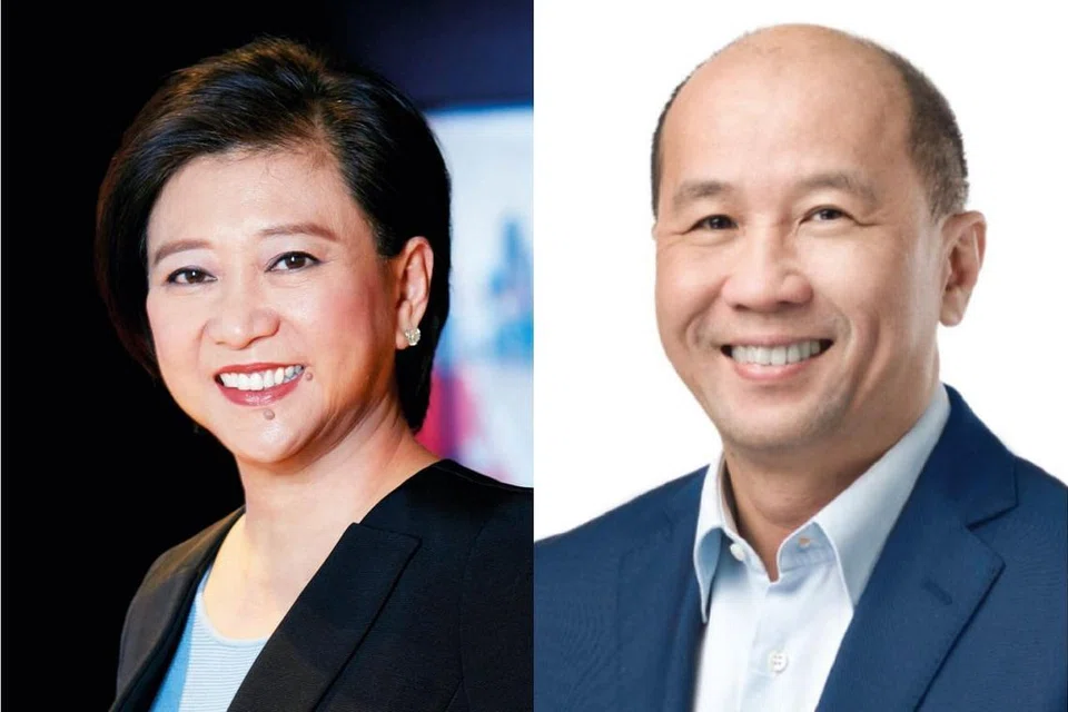 PERUBAHAN PEMIMPIN: CEO Singtel Cik Chua Sock Koong (kiri) akan bersara dan jawatannya bakal diambil alih Encik Yuen Kuan Moon. - Foto-foto fail