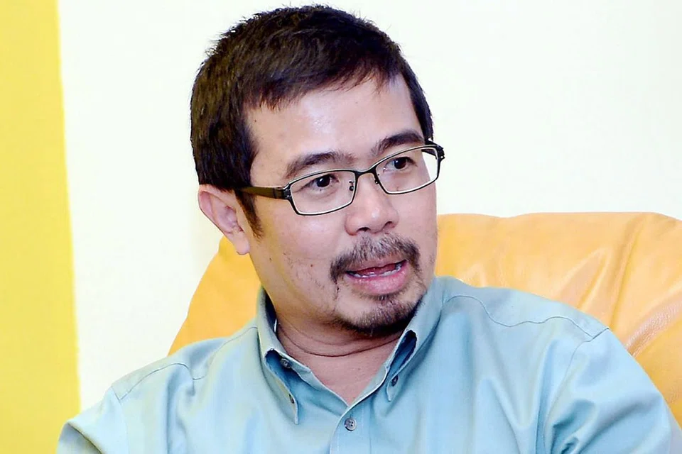 Encik Zainal Sapari.