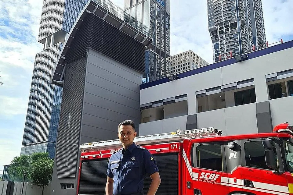 LANJUTKAN PENGAJIAN: Pegawai Waran Kedua (WO2) Muhammad Taufiq Shopieoodin kini mengikuti pengajian Faktor Manusia dalam Keselamatan di Sekolah Perniagaan Universiti Sains Kemasyarakatan Singapura (SUSS). - Foto SCDF