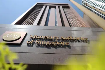 Menurut Penguasa Kewangan Singapura (MAS), ekonomi Singapura mengukuh dengan ketara pada suku ketiga 2024. Namun ia juga memberi amaran bahawa prospek pertumbuhan dan inflasi Singapura masih dibayangi risiko kemungkinan peningkatan ketegangan geopolitik dan perdagangan sedunia.