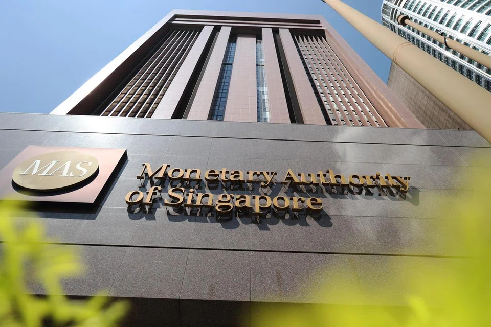 Menurut Penguasa Kewangan Singapura (MAS), ekonomi Singapura mengukuh dengan ketara pada suku ketiga 2024. Namun ia juga memberi amaran bahawa prospek pertumbuhan dan inflasi Singapura masih dibayangi risiko kemungkinan peningkatan ketegangan geopolitik dan perdagangan sedunia.