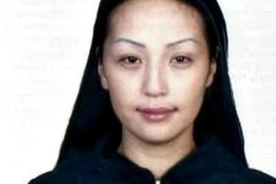 Cik Shaaribuu Altantuya, 28 tahun, dibunuh dan diletupkan dengan bahan letupan gred tentera di sebuah hutan di pinggir Kuala Lumpur. 