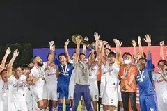 JUARA MUSIM LALU: Albirex Niigata merayakan kemenangan 1-0 menentang Hougang United FCdan sekali gus menjadi juara Liga Perdana Singapura 2020. - Foto fail