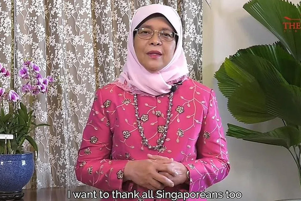 TERIMA KASIH: Presiden Halimah Yacob turut mengucapkan terima kasih kepada karyawan penjagaan kesihatan, pekerja barisan depan dan semua rakyat Singapura atas usaha mereka menangani pandemik ini.