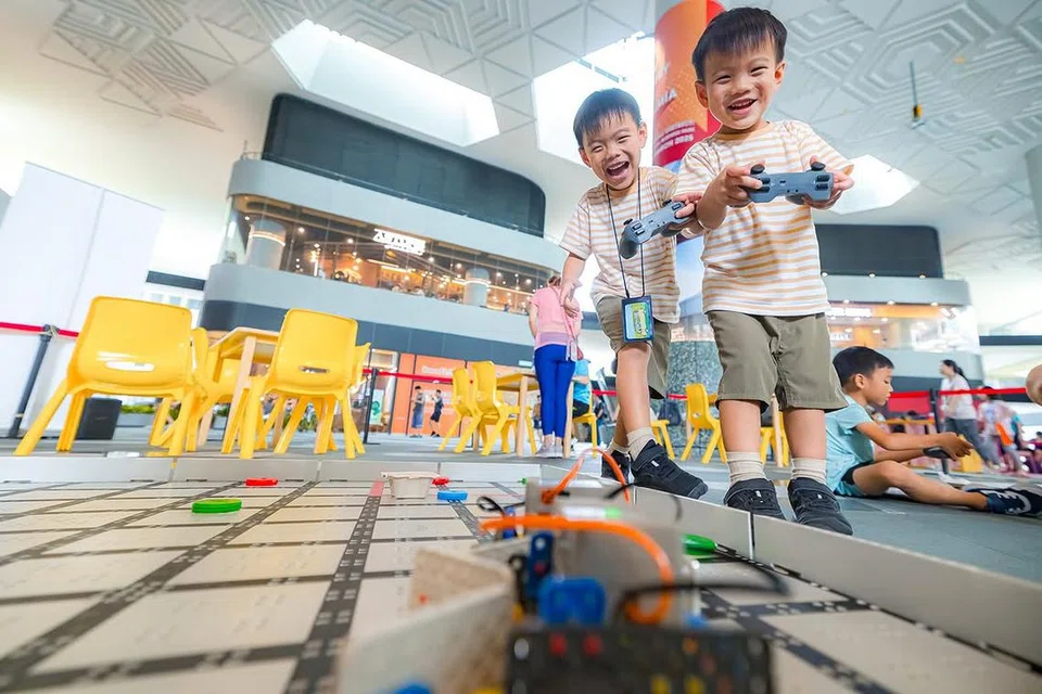 Acara ‘WonderLab’ dibawa ke Punggol Coast Mall yang bertujuan membolehkan pengunjung meneroka teknologi, seni dan alam semula jadi dalam konteks perkembangan Punggol.