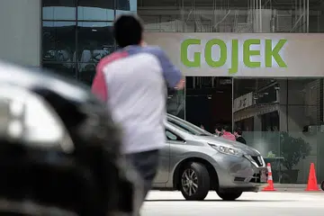 LANGKAH TEGAS: Tindakan terkini oleh Gojek sejajar dengan usaha mereka untuk menghentikan penggunaan versi aplikasi Gojek yang telah diubah. - Foto fail