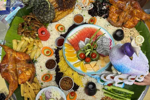 Makanan traditional Dai, kaum etnik di Xishuangbanna, Yunnan. 