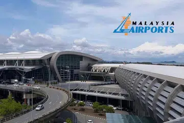 Penjualan 30 peratus saham Malaysia Airports Holdings Berhad kepada Global Infrastructure Partners (GIP), yang dikaitkan dengan firma BlackRock milik Israel, tidak akan memperjudikan pegangan strategik Kerajaan dalam MAHB.