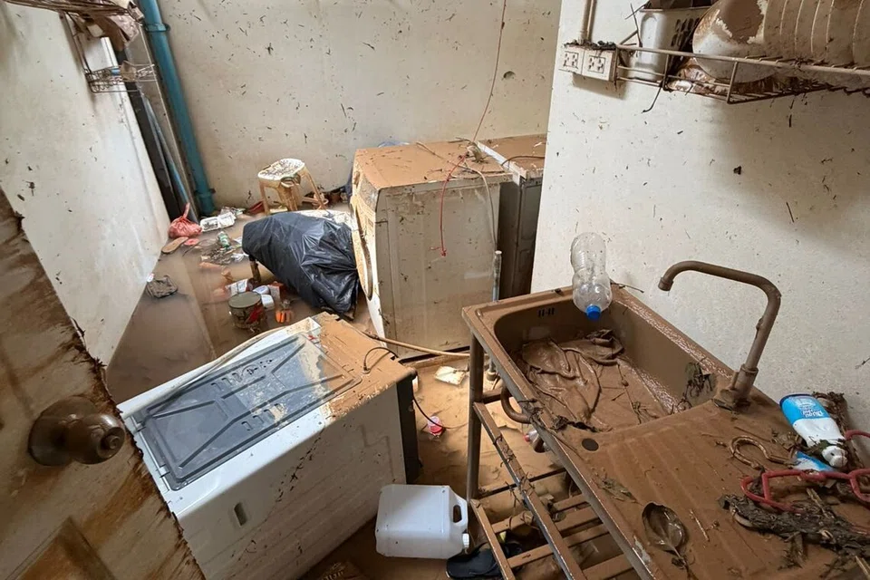 Kesan banjir ke atas apartmen Cik Ritzsya Remona Putri Samsudin Ali.