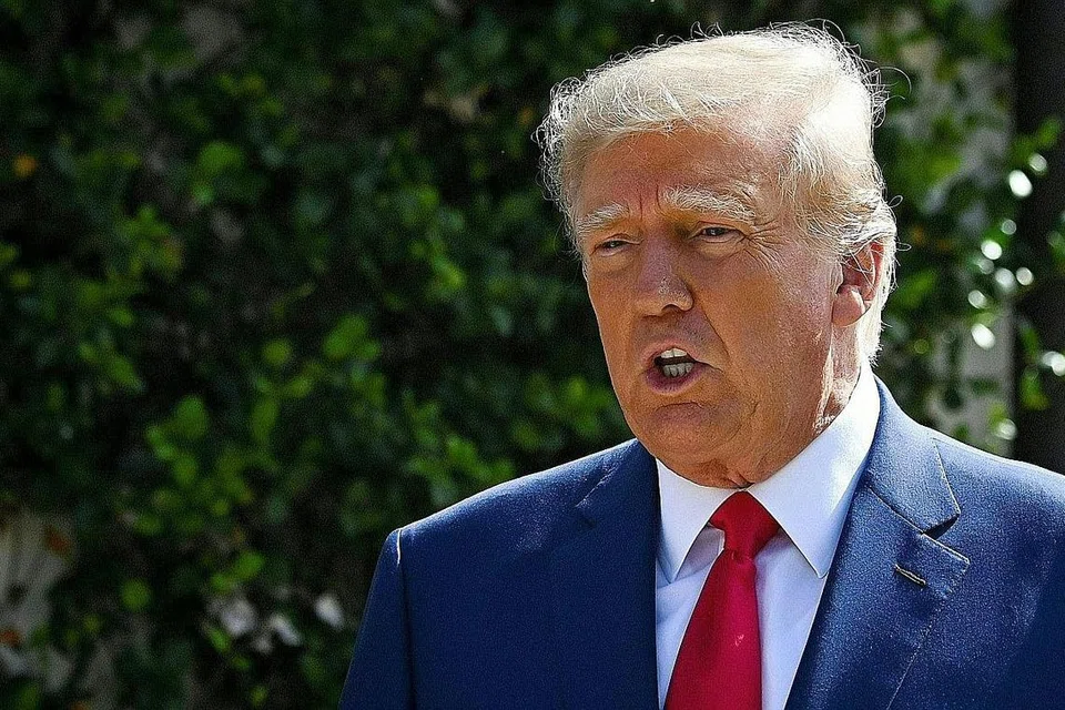 MANTAN PRESIDEN DONALD TRUMP: Ada pihak yang menuding jari ke arahnya di atas prestasi buruk Republikan dalam pilihan raya pertengahan penggal ini. - Foto AFP