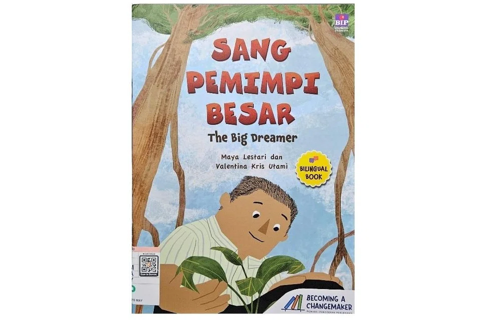 Sang Pemimpi Besar
Nombor Panggilan: J P MAY

Buku ini berdasarkan kisah benar seorang yang mempunyai impian besar bernama, Hidayat Palaloi, yang amat terkesan dengan kerosakan hutan bakau di sebuah desa seorang teman. Bagi mengatasi masalah tersebut, beliau mengajak penduduk desa menanam bakau.