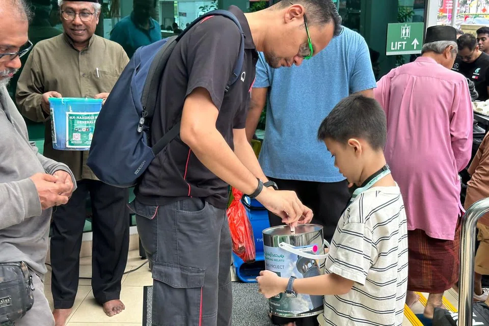 Masjid Alkaff Kampung Melayu mengalu-alukan kanak-kanak dan belia turut serta sebagai sukarelawan untuk membantu memegang tabung di masjid di seluruh Singapura bagi mengumpul Dana Peningkatan Masjid Alkaff Kampung Melayu pada 6 September ini. 