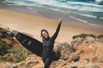 Cik Guilia Manfrini, 36 tahun ditusuk jongor ikan todak semasa meluncur ombak di Indonesia.