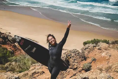 Cik Guilia Manfrini, 36 tahun ditusuk jongor ikan todak semasa meluncur ombak di Indonesia.