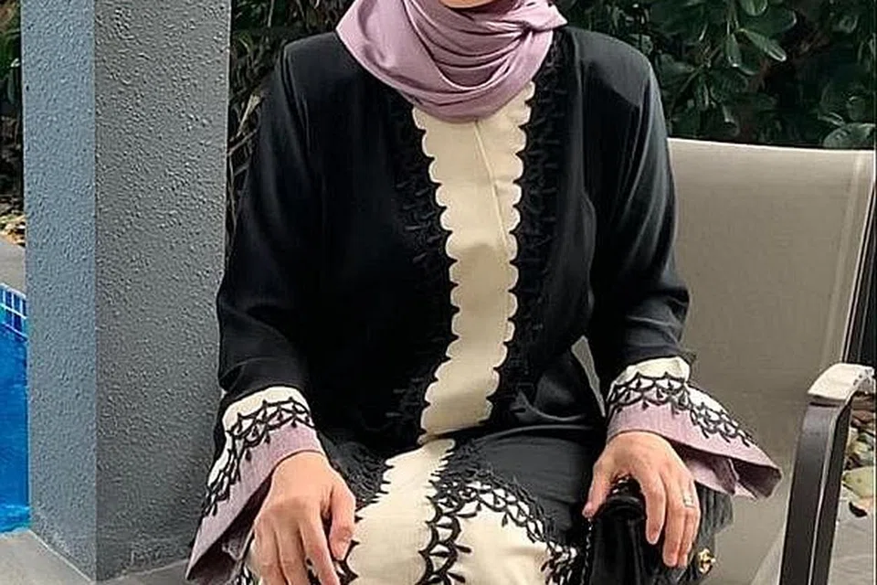 BIJAK 'HIDU' PELUANG: Kafe pankek yang baru ini, yang dibuka oleh Cik Widyanty (gambar atas), menyediakan pankek kreatif halal yang mempunyai permintaan tinggi oleh pelanggan. - Foto PANCAKE PLACE BY ROYZ ET VOUS