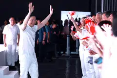Perdana Menteri, Encik Lawrence Wong (hadapan, kiri) semasa majlis pelancaran manifesto Parti Tindakan Rakyat (PAP) di Infinte Studios, Media Circle di kawasan one-north pada 17 April. 