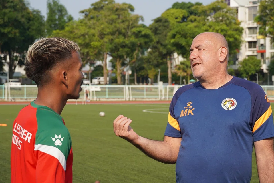Tajeli (kiri) menganggap Kraljevic (kanan) sebagai figura penting dalam pembangunannya sebagai pemain bola sepak profesional.