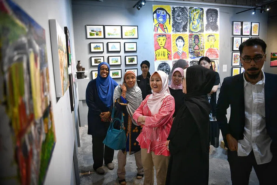 PAMERAN SENI: 'Landscapes of our Mind' memaparkan sekitar 50 karya seni mereka yang sedang menjalani pemulihan daripada isu kesihatan mental.