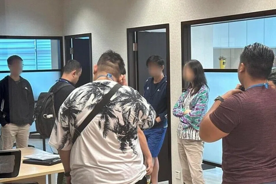 Hellow SG, Relx International