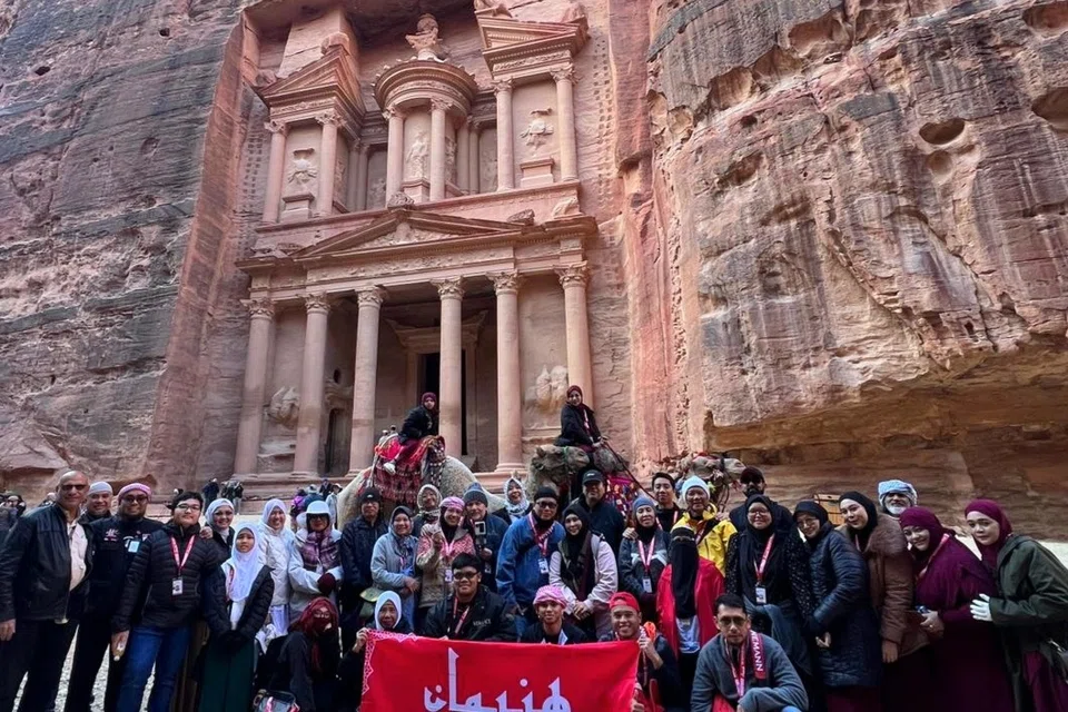 Jemaah Hahnemann Travel & Tours menjejaki warisan Islam keajaiban dunia, Petra.