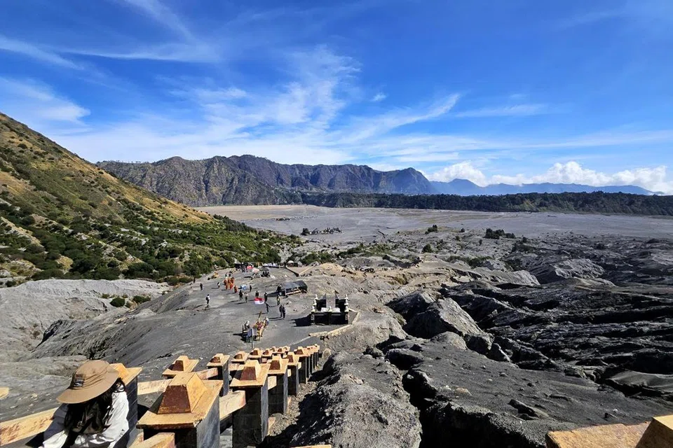 SAUJANA MATA MEMANDANG: Pemandangan sekitar Gunung Bromo.