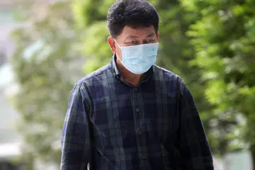 Dua laporan polis dibuat terhadap Mohd Razif Radi kerana didakwa menyentuh seorang wanita dengan cara tidak sesuai. Warga Singapura berusia 67 tahun itu dibicarakan atas satu pertuduhan di bawah Akta Pentadbiran Hukum Islam (Amla) kerana menyebar ajaran yang bertentangan dengan undang-undang Islam.