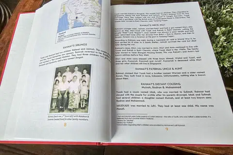 Buku itu bukan sahaja mengandungi carta salasilah keluarga masing-masing, malah mengisahkan latar belakang dan kisah setiap keluarga.