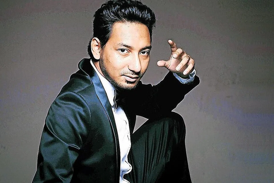 CALONKAN DIRI SEBAGAI PERDANA MENTERI?: Aliff Syukri melakukan 'Instagram Live' bersama pelawak, Zizan Razak (gambar atas), di mana topik beliau 'memohon' untuk jawatan perdana menteri Malaysia timbul. - Foto MY NEWSHUB, THE STAR