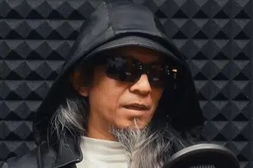 Pelawak Saiful Apek, 56 tahun, mengakui dirinya adalah individu ditahan polis dalam video yang tular sejak 29 April.