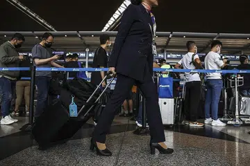 LANGKAH PERKETAT KAWALAN TANPA DISKRIMINASI: PM Anwar Ibrahim mengatakan kerajaan akan mengetatkan kawalan kemasukan pelancong ke Malaysia tanpa menjuruskan langkah itu hanya terhadap pelancong dari China. - Foto EPA-EFE