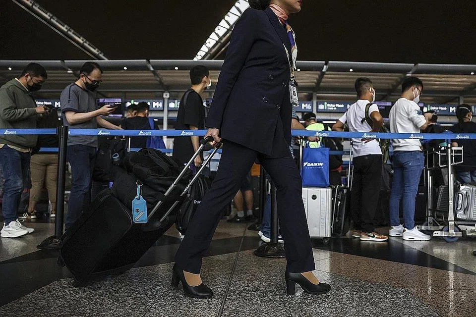 LANGKAH PERKETAT KAWALAN TANPA DISKRIMINASI: PM Anwar Ibrahim mengatakan kerajaan akan mengetatkan kawalan kemasukan pelancong ke Malaysia tanpa menjuruskan langkah itu hanya terhadap pelancong dari China. - Foto EPA-EFE