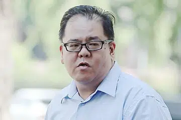 SEAH CHIN PENG: Tidak mampu menjelaskan mengapa dia memijak dan merosakkan tongkat Encik Zeng, bekas ahli perniagaan dan pesakit barah. Seah dikenakan hukuman penjara empat bulan dua minggu semalam. - Foto fail