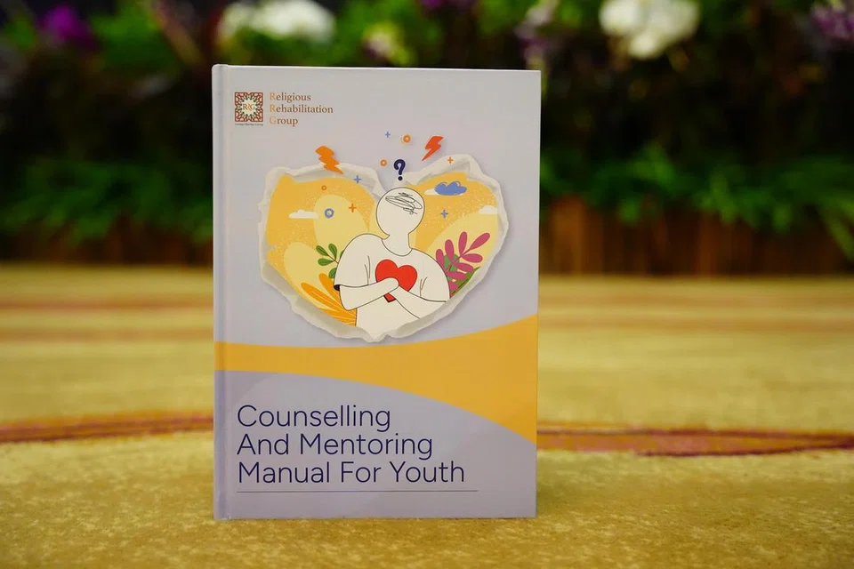 Buku panduan keempat Kumpulan Pemulihan Keagamaan (RRG), ‘Counselling and Mentoring Manual for Youth’ (Manual Kaunseling dan Pementoran Untuk Belia) turut dilancarkan sewaktu rahat tahunan RRG pada 29 Mei. 