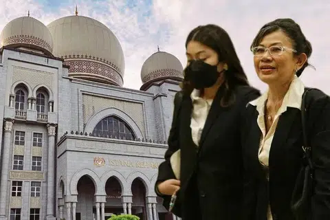 Peguam, Cik Nik Elin Zurina Nik Abdul Rashid (kanan), dan anaknya, Tengku Yasmin Nastasha Tengku Abdul Rahman, menerima ugutan susulan petisyen mencabar peruntukan dalam Enakmen Kanun Jenayah Syariah (I) Kelantan 2019. 