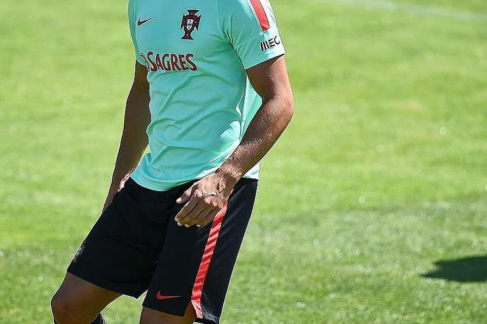 BERBAKAT BESAR: Pemain muda Portugal, Andre Silva, menjadi buruan beberapa kelab utama Eropah tetapi beliau memilih menyertai AC Milan. - Foto AFP