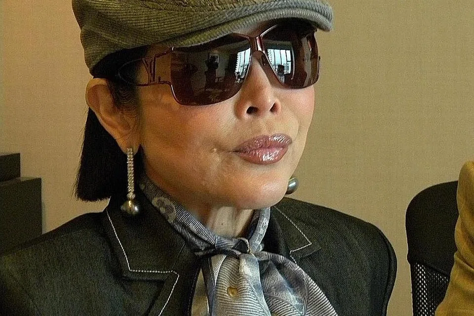 SUMBANGAN DIIKTIRAF: Rahimah Rahim dan Anita Sarawak (atas) disifatkan telah mengharumkan nama Singapura. Mereka antara wanita yang disertakan dalam Dewan Termasyhur Wanita Singapura. - Foto fail