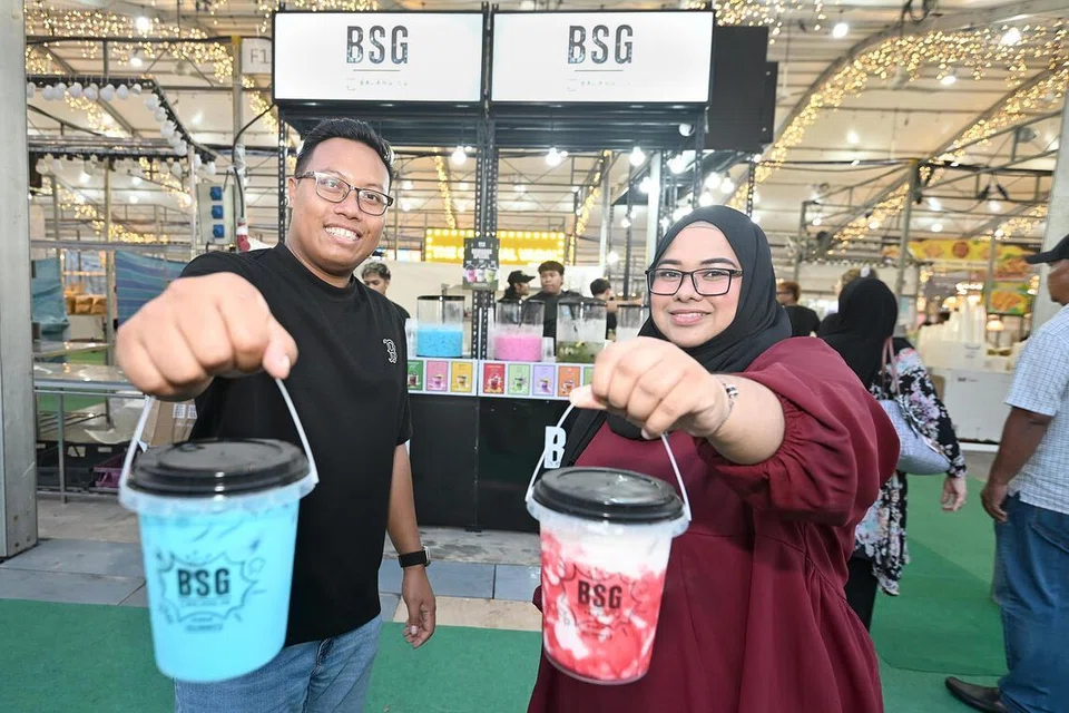 Pengasas BSG, Encik Syabil Marzuq Sulaiman and Cik Diniah Abdul Wahab, telah beralih ke bazar di kawasan kejiranan seperti Tampines dan Admiralty untuk mendekati pelanggan mereka.