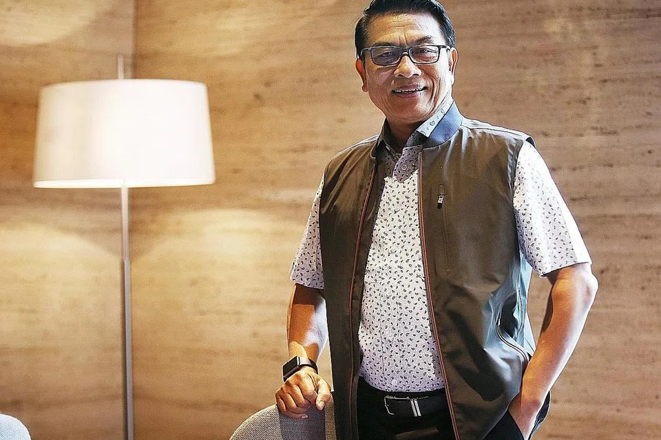 SIAPA KETUA PARTI?: Encik Agus Harimurti Yudhoyono dan Dr H. Moeldoko (atas) masing-masing menganggap diri sebagai ketua Parti Demokrat. - Foto fail