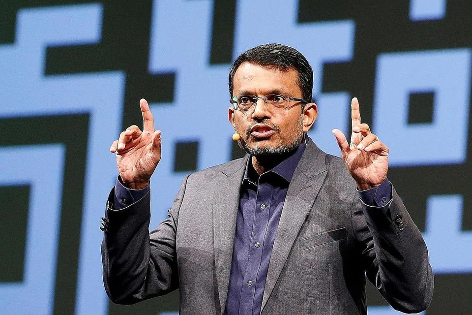 ENCIK RAVI MENON.