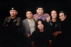 Kumpulan Black Dog Bone yang dianggotai (dari kiri) Allahyarham Masron Matali, Razzi M, Michael Heng, James Chai, Jatt Ali dan Hamid Ahmad (duduk di depan), mempopularkan lagu ‘Khayalan’, yang dipadankan daripada lagu ‘Fantasy’ oleh Earth, Wind & Fire, pada era 1970-an.