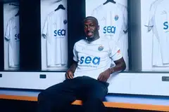 Lion City Sailors, bekas pemain akademi Liverpool, Bobby Adekanye, bola sepak