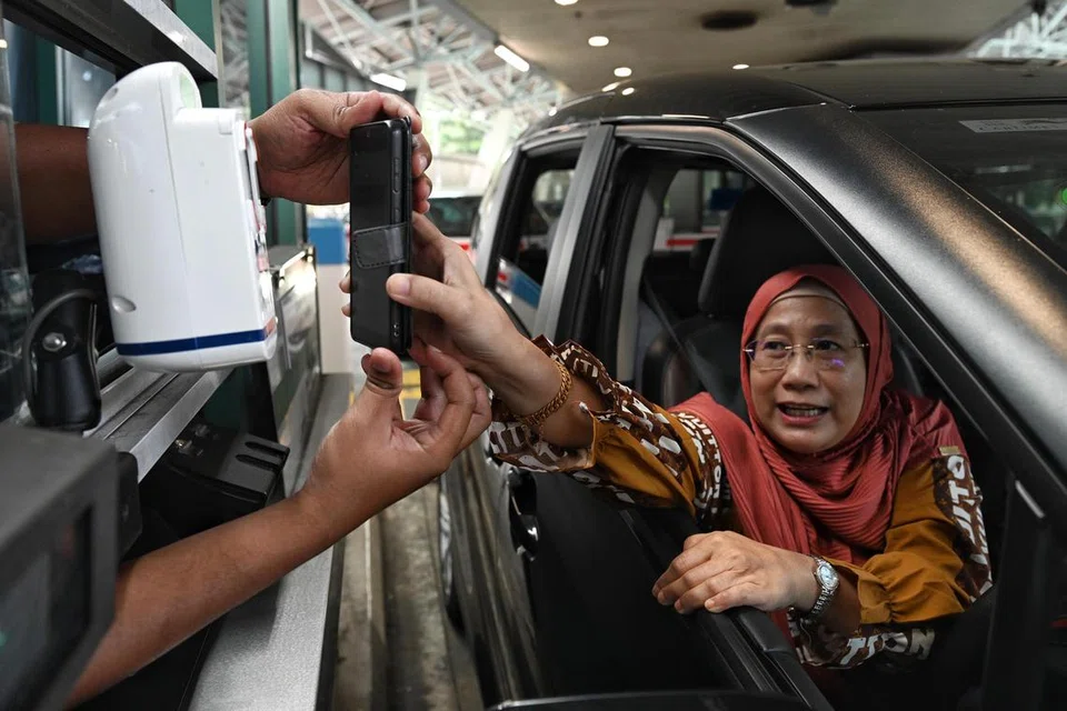 Kira-kira 46 peratus daripada jumlah pemandu dan penumpang kereta telah mengimbas kod QR untuk pelepasan imigresen pada 20 Mac.
