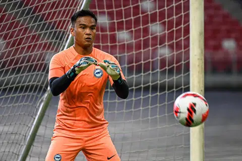 SERTAI SKUAD NASIONAL: Penjaga gol Balestier Khalsa Hairul Syirhan salah seorang daripada lima wajah baru yang mendapat panggilan jurulatih Singa Takayuki Nishigaya bagi perlawanan persahabatan Singapura pada Jun.